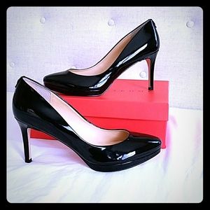Ivanka Trump black patent Sophia pump heel